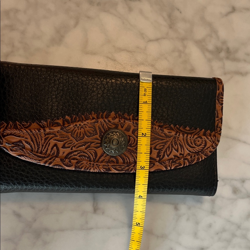 Elegant Black and Brown Tooled Leather Women's Wallet - Picture 7 of 7